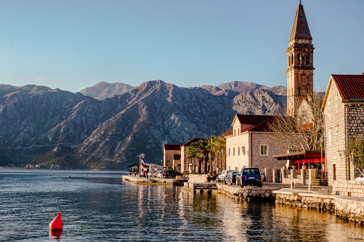 Perast to kolejna perełka w Zatoce Kotorskiej, która jest zaznaczona na mapce "City break w Czarnogórze".